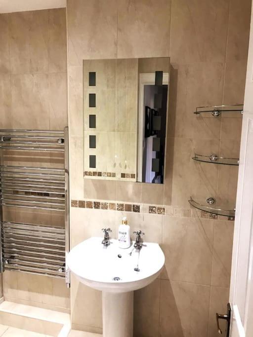 Beautiful Holiday Flat In Алнуик Екстериор снимка